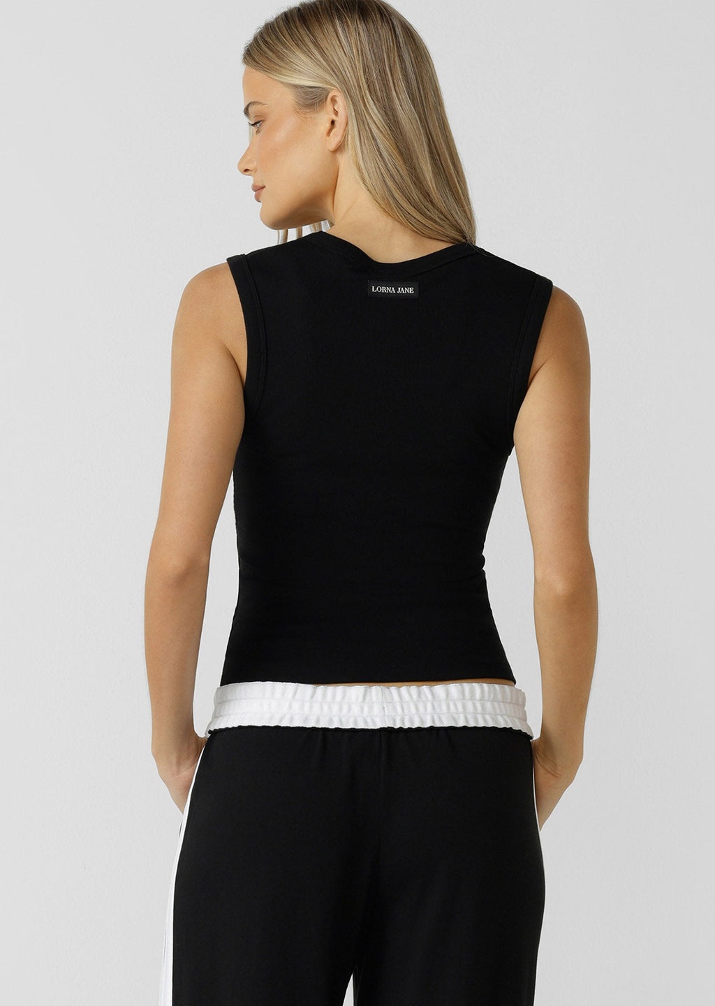 Define Plunge Neck Tank