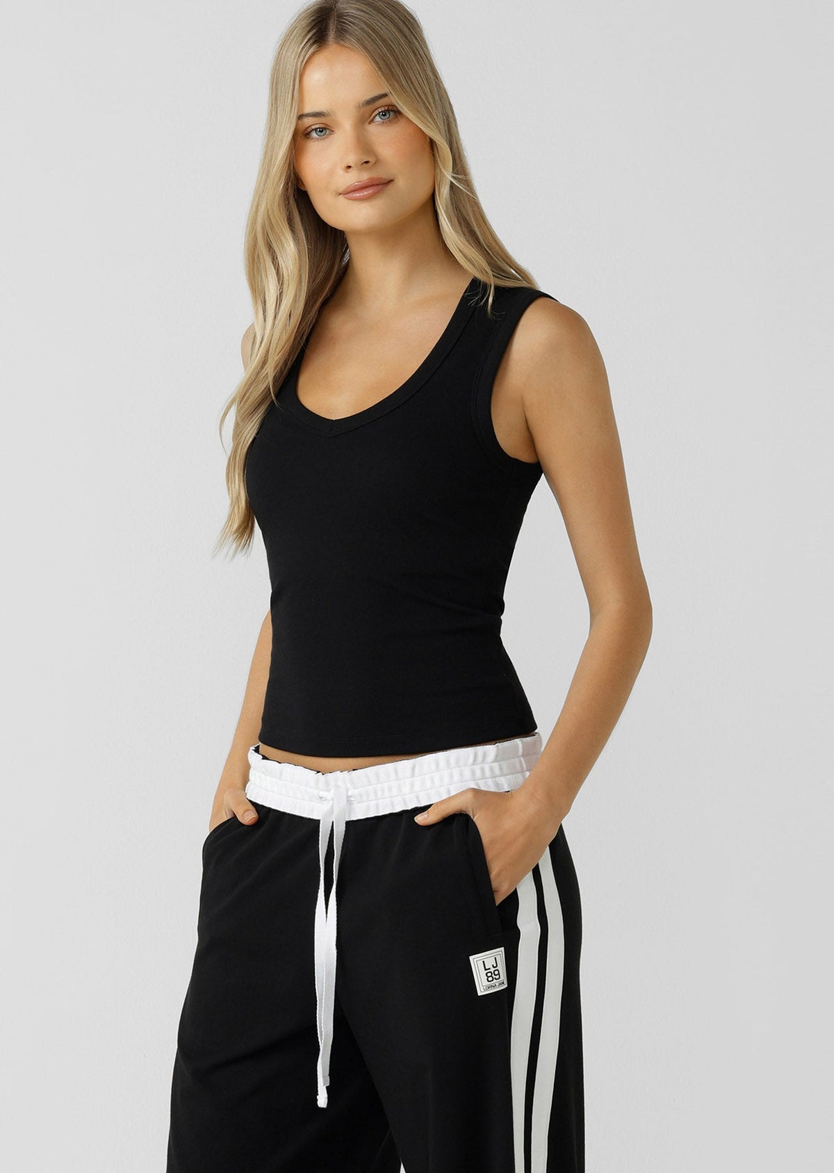 Define Plunge Neck Tank