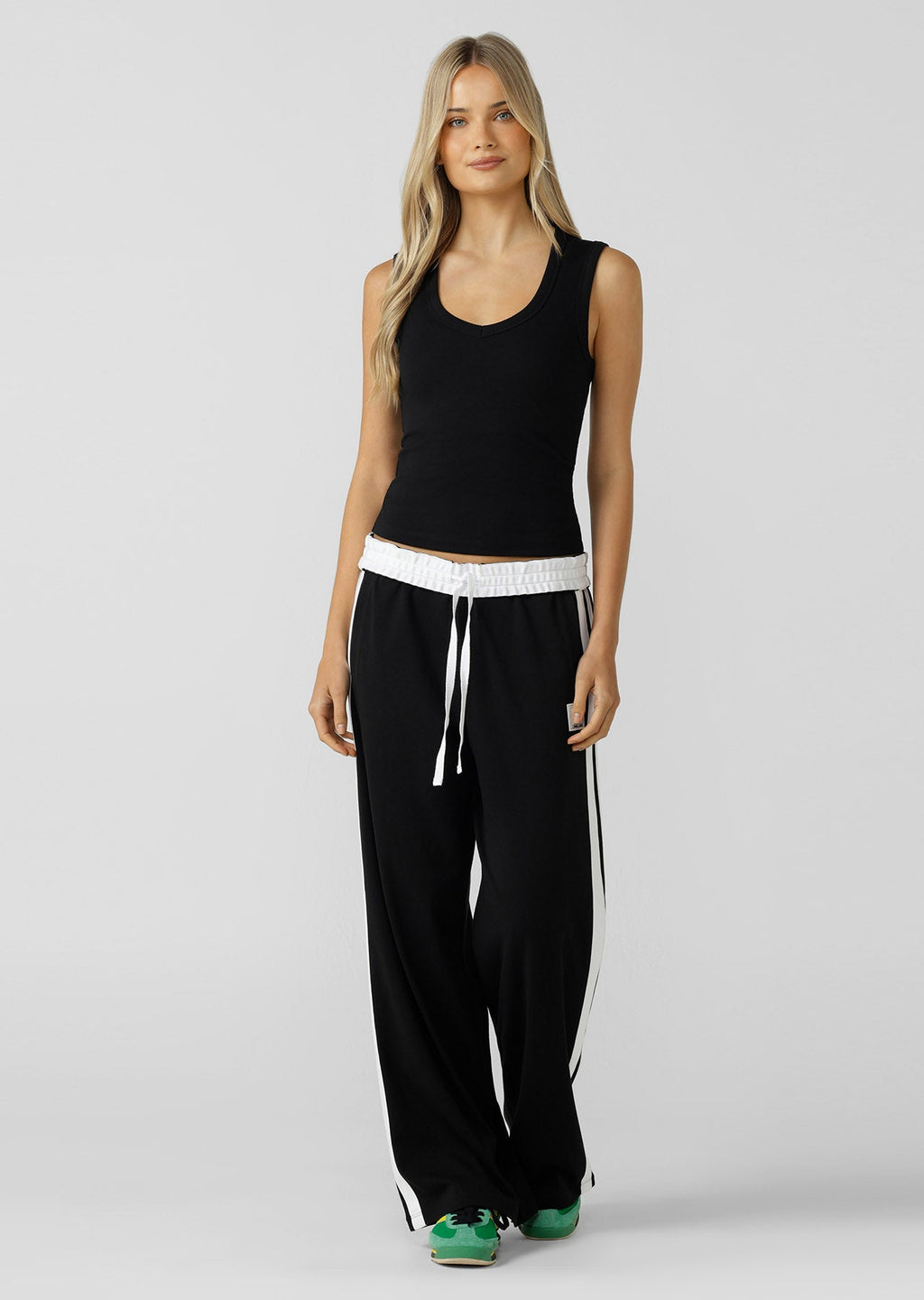 Define Plunge Neck Tank