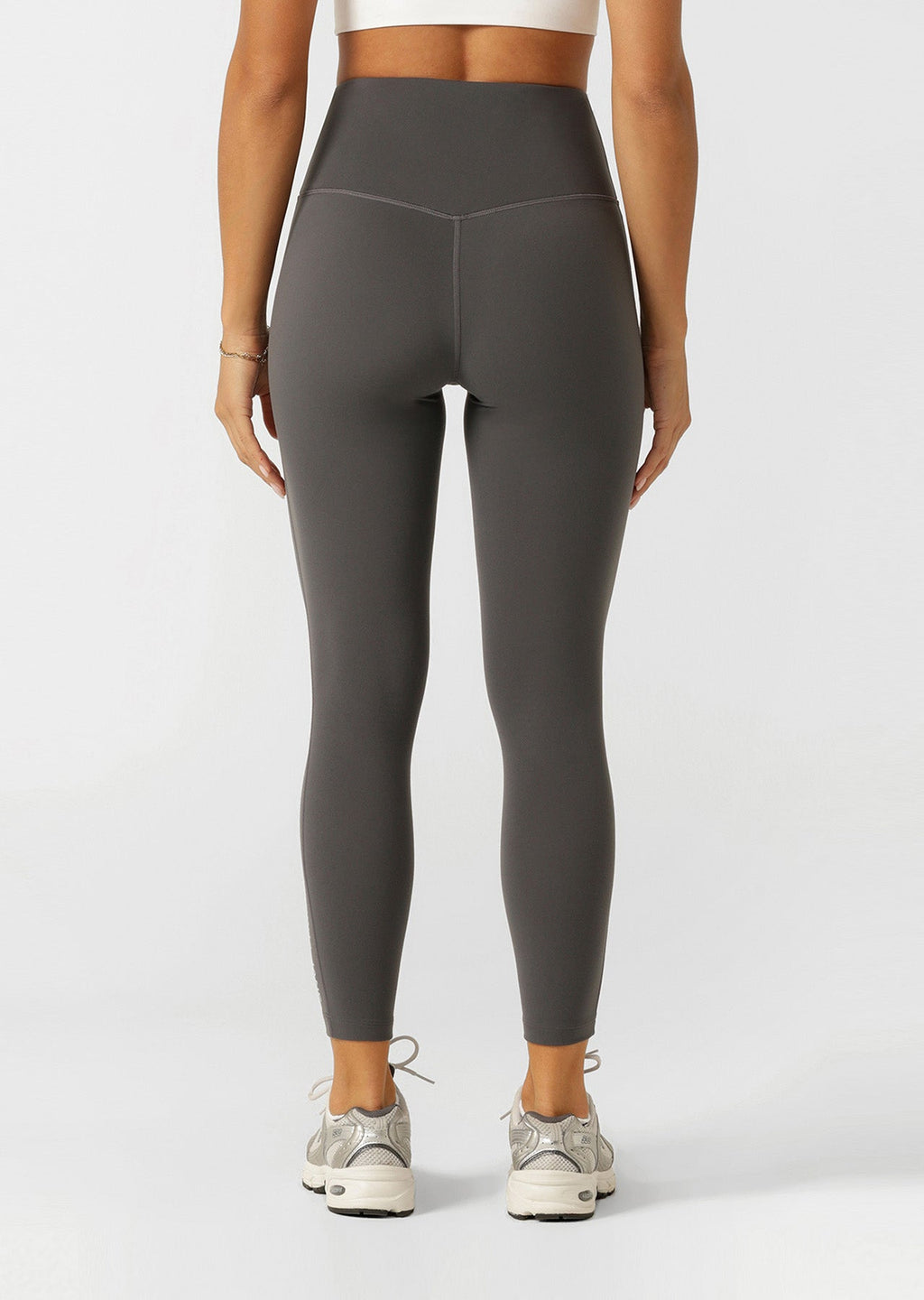 Lotus No Chafe Phone Pocket Ankle Biter Leggings