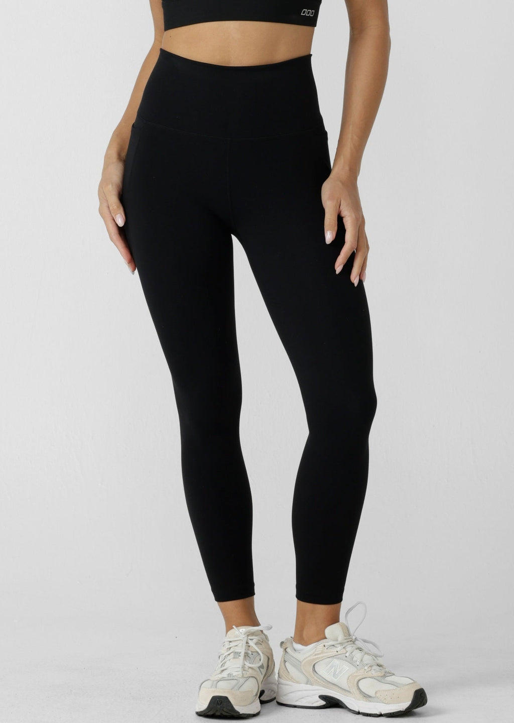 Amy No Chafe 2 Pocket Ankle Biter Leggings