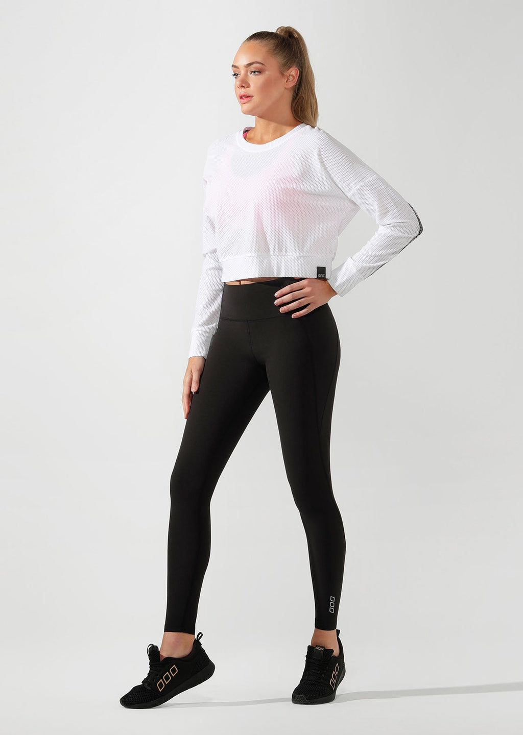 Action Mesh Cropped Active Top