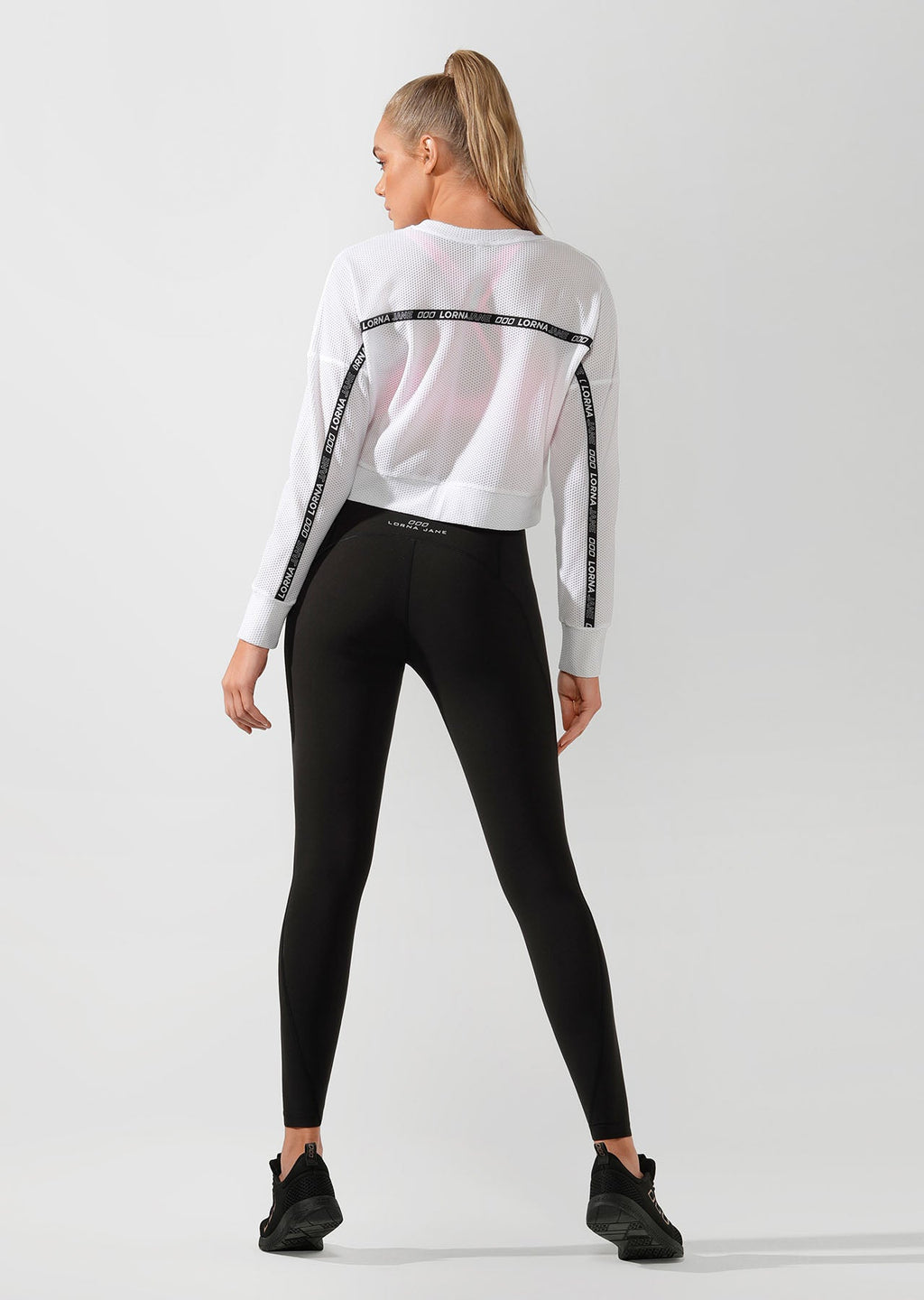 Action Mesh Cropped Active Top